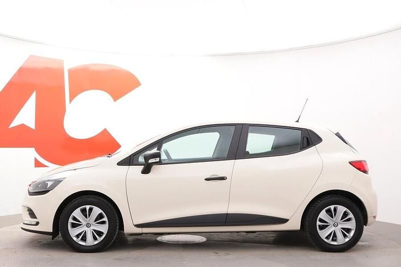 Käytetty Renault Clio IV Life 73 HP (53 kW) 2017 Viistoperä