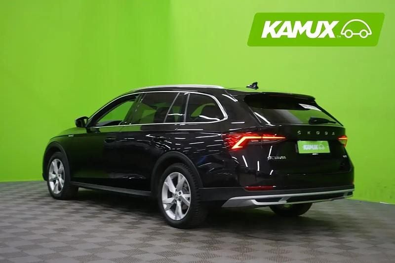 Käytetty Skoda Octavia 150 HP (110 kW) 2022 Musta Farmari