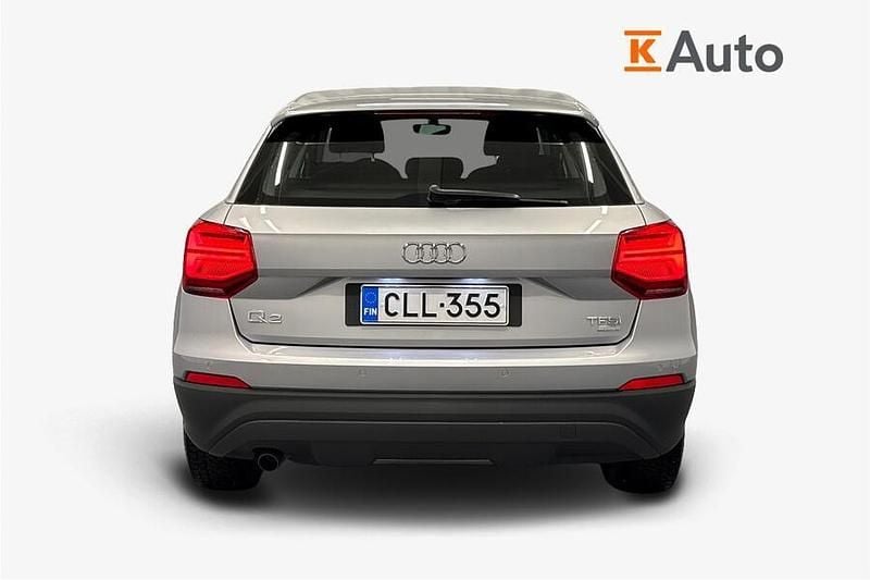 Käytetty Audi Q2 Business Plus 116 HP (85 kW) 2018 Hopea Katumaasturi