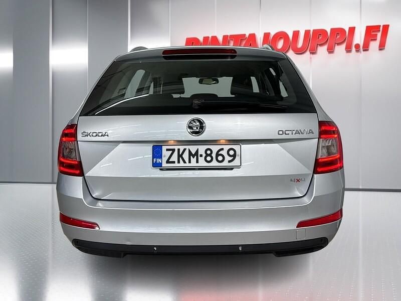 Käytetty Skoda Octavia Elegance 180 HP (132 kW) 2015 Farmari