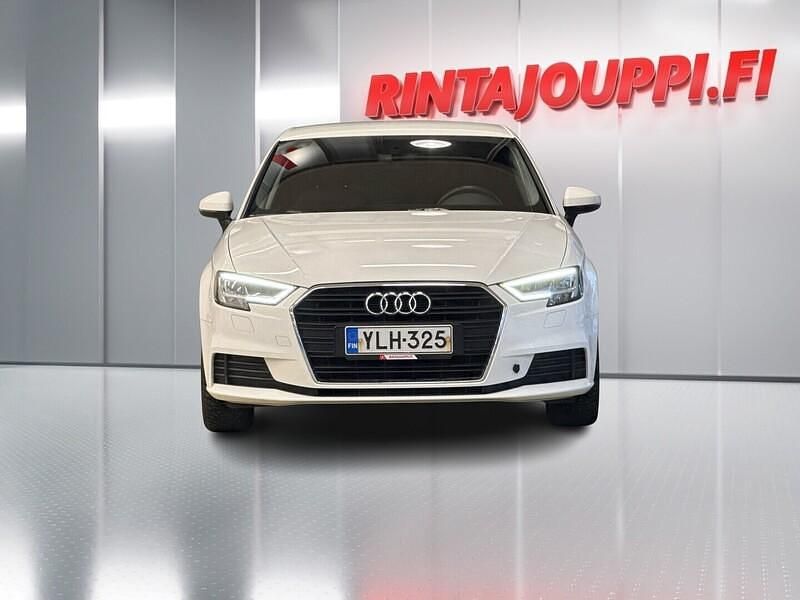 Käytetty Audi A3 Sportback Business 116 HP (85 kW) 2019 Viistoperä