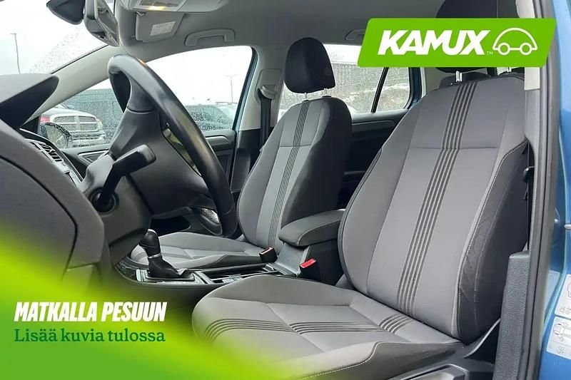 Käytetty VW Golf VII Allstar 110 HP (80 kW) 2016 Sininen Sedan