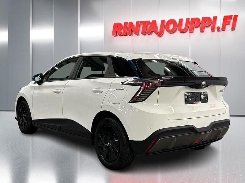 Käytetty MG MG4 EV 125 kW (170 HP) 2023 Valkoinen Viistoperä