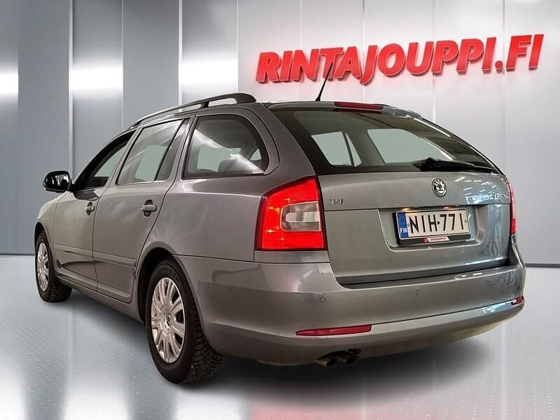 Käytetty Skoda Octavia Ambiente 122 HP (89 kW) 2012 Farmari