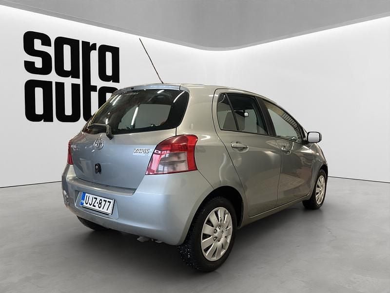 Käytetty Toyota Yaris Sol 87 HP (63 kW) 2007 Viistoperä