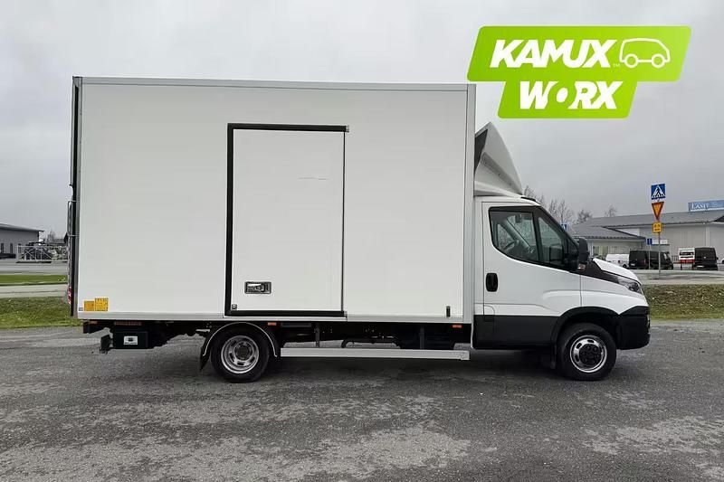 Käytetty Iveco Daily 245 HP (180 kW) 2018 Valkoinen Tila-auto