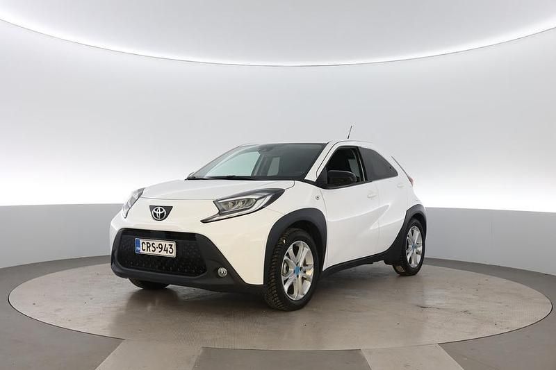 Käytetty 2024 Toyota Aygo X Multidrive S Katumaasturi | 16 870 € (Perustarjous) - Kuva 1/4
