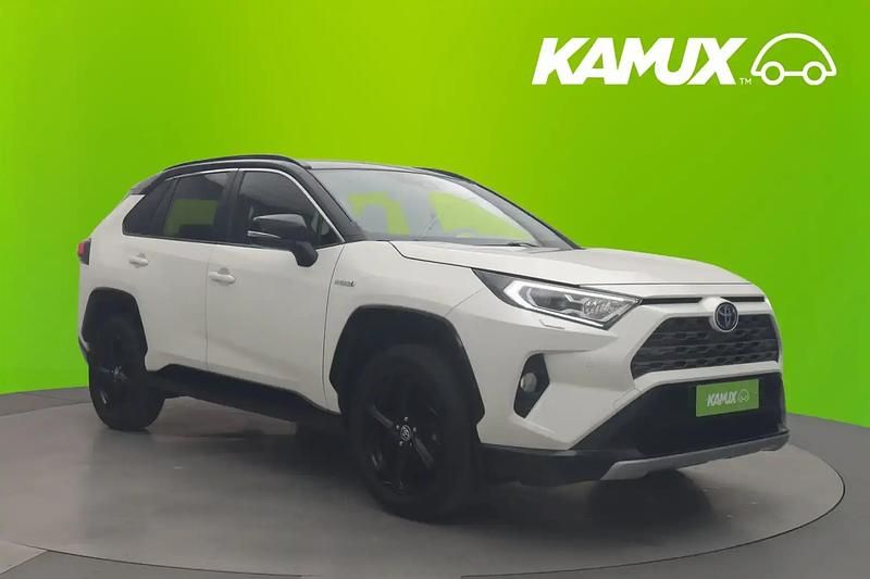 Valkoinen Käytetty 2021 Toyota RAV4 Hybrid Style Katumaasturi | 30 770 € (Perustarjous) - Kuva 1/4