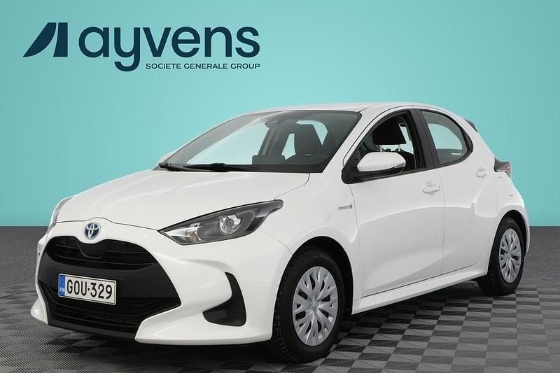 Valkoinen Käytetty 2021 Toyota Yaris Hybrid Active Viistoperä | 18 900 € (Perustarjous) - Kuva 1/4