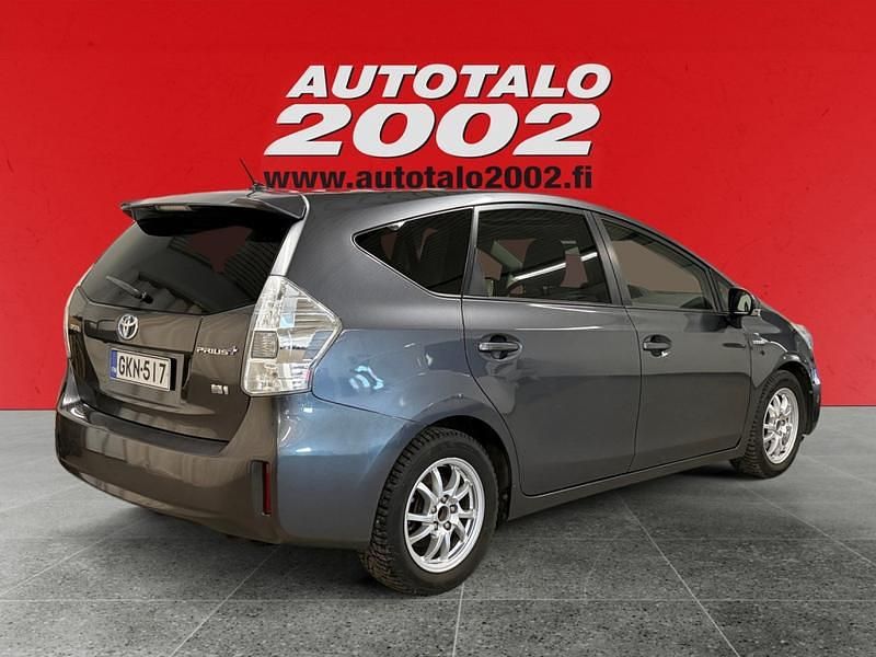 Käytetty Toyota Prius+ Sol 99 HP (72 kW) 2012 Harmaa Tila-auto