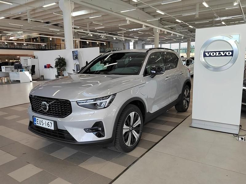 Käytetty 2024 Volvo XC40 Plus Katumaasturi | 36 900 € (Perustarjous) - Kuva 1/3