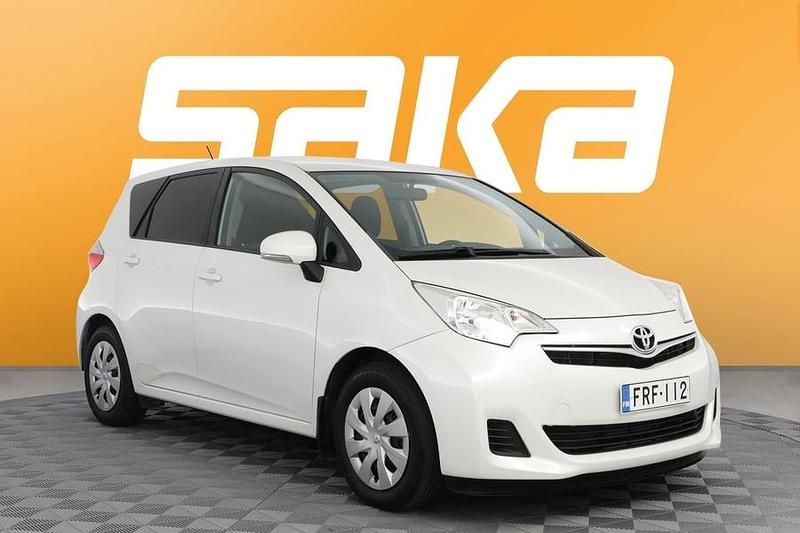 Käytetty 2011 Toyota Verso-S Sol Tila-auto | 7 900 € (Perustarjous) - Kuva 1/3