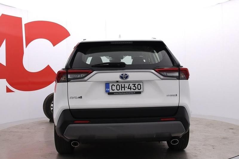 Käytetty Toyota RAV4 Hybrid Active 218 HP (160 kW) 2019 Valkoinen Katumaasturi