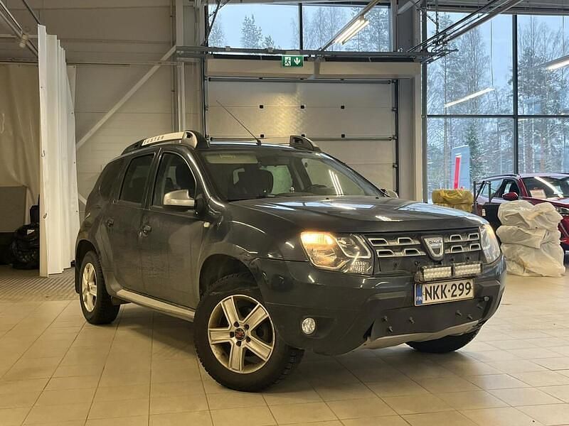 Käytetty Dacia Duster Lauréate 109 HP (80 kW) 2016 Katumaasturi
