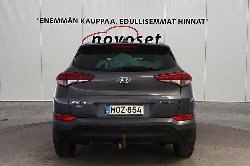 Käytetty Hyundai Tucson Comfort 132 HP (97 kW) 2016 Harmaa Katumaasturi