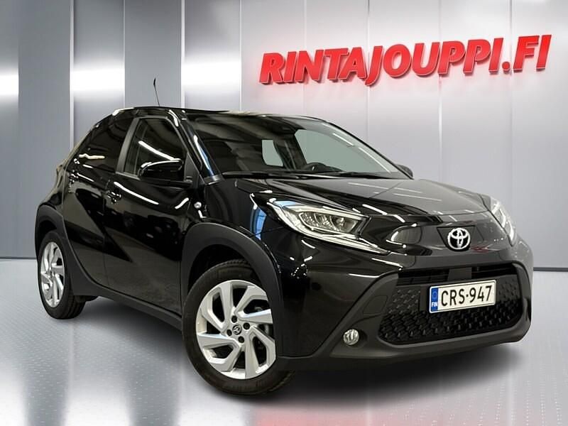 Musta Käytetty 2024 Toyota Aygo X Multidrive S Katumaasturi | 16 970 € (Perustarjous) - Kuva 1/4