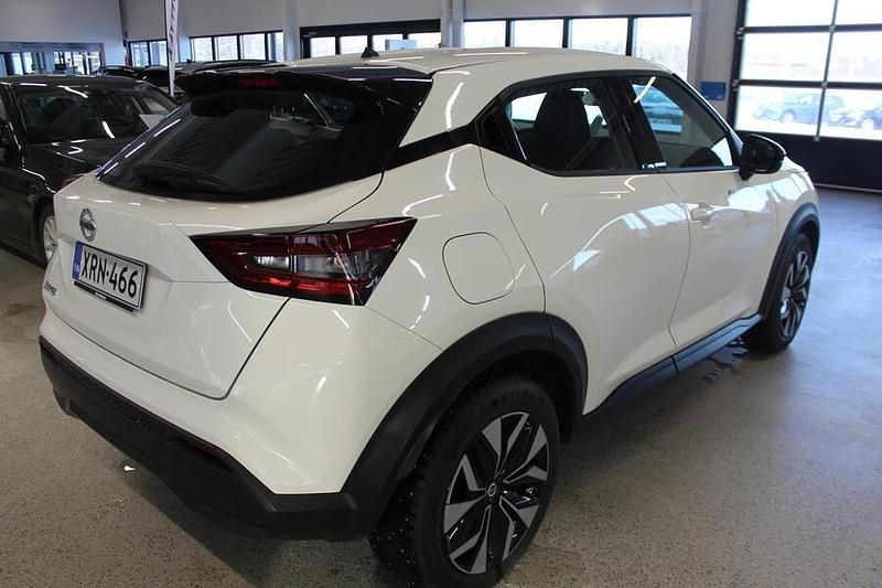 Käytetty Nissan Juke Acenta 114 HP (83 kW) 2022 Valkoinen Katumaasturi