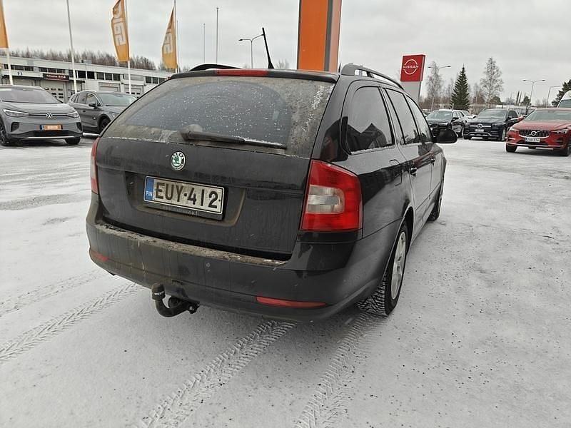 Käytetty Skoda Octavia Elegance 140 HP (102 kW) 2012 Farmari