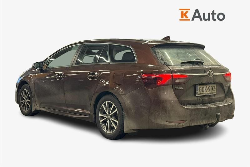 Käytetty Toyota Avensis Multidrive S 147 HP (108 kW) 2016 Ruskea (beige) Tila-auto