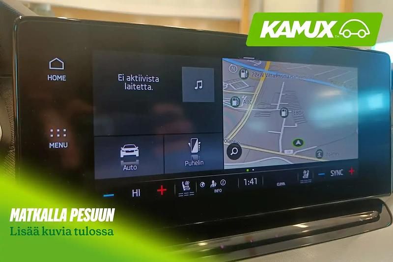 Käytetty Skoda Octavia Style 200 HP (147 kW) 2022 Harmaa / hopea Farmari