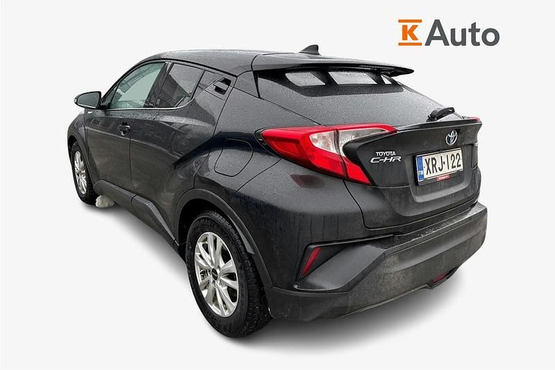 Käytetty Toyota C-HR Active 122 HP (89 kW) 2019 Met. musta Katumaasturi