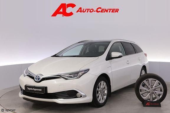 Valkoinen Käytetty 2016 Toyota Auris Touring Sports Premium Farmari | 13 990 € (Perustarjous) - Kuva 1/4