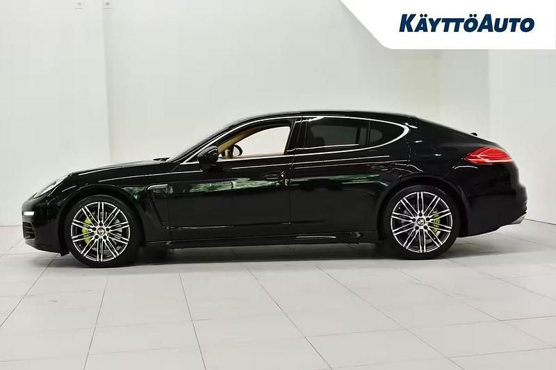Käytetty Porsche Panamera S E-Hybrid 333 HP (244 kW) 2014 Musta Sedan