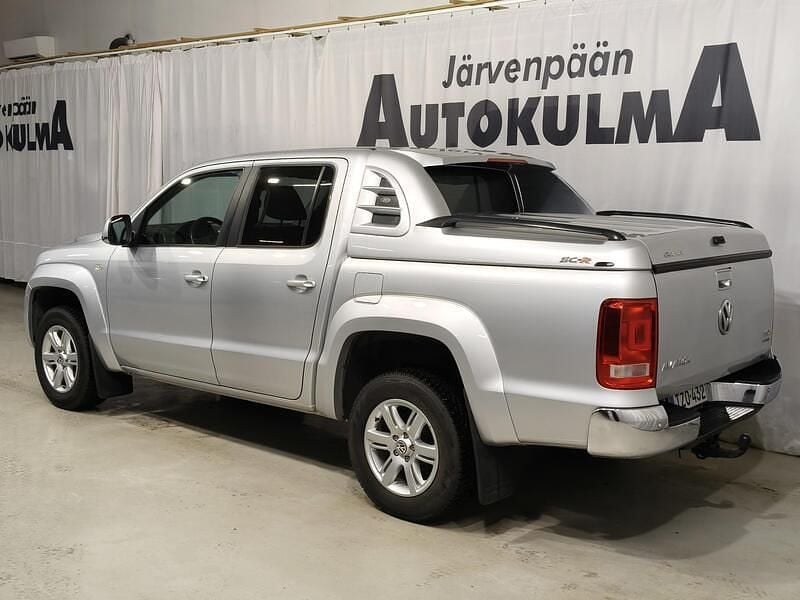 Käytetty VW Amarok Highline 180 HP (132 kW) 2015 Hopea Nouto