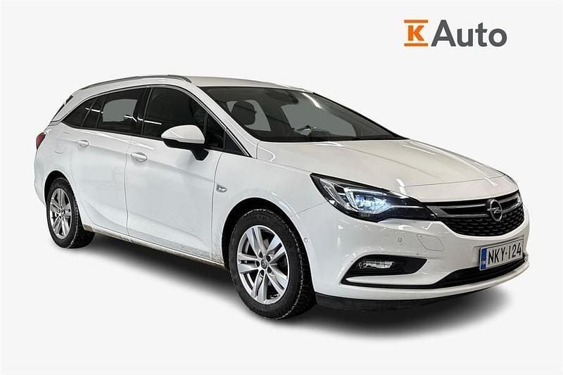 Käytetty Opel Astra Innovation 105 HP (77 kW) 2017 Valkoinen Farmari