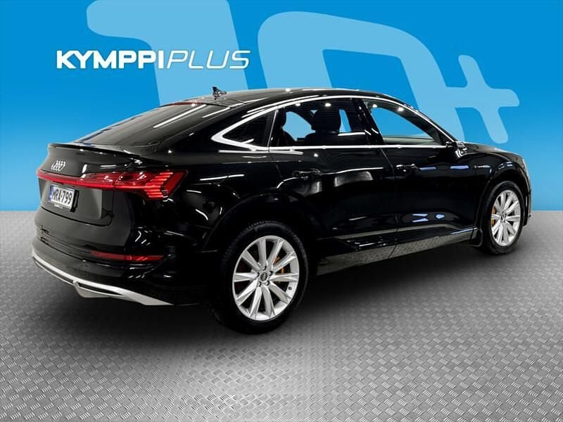 Käytetty Audi e-tron Sportback S-Line 300 kW (408 HP) 2020 Musta Katumaasturi