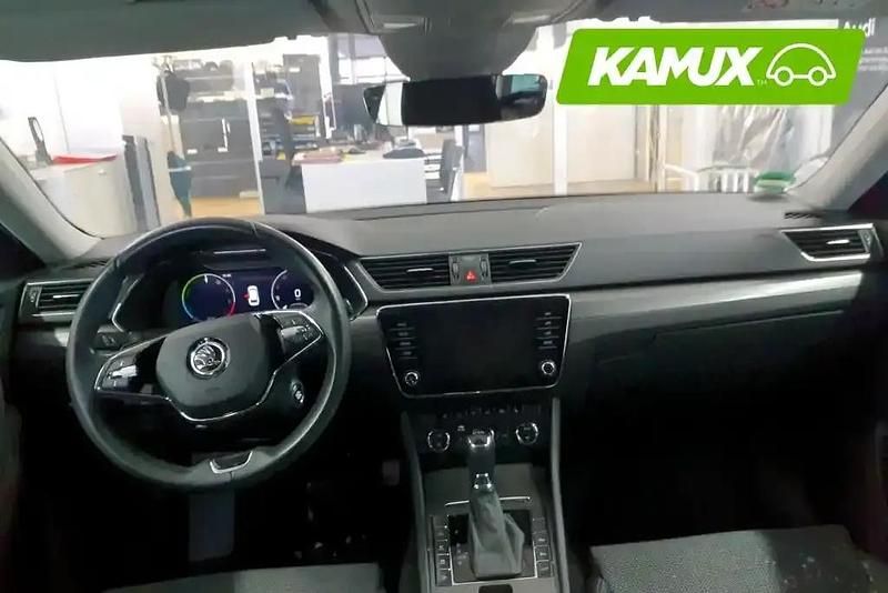 Käytetty Skoda Superb Style 156 HP (114 kW) 2022 Musta Farmari