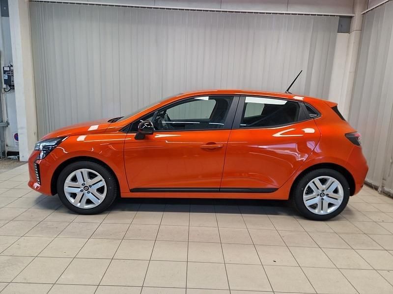 Käytetty Renault Clio V Evolution 91 HP (66 kW) 2024 Viistoperä