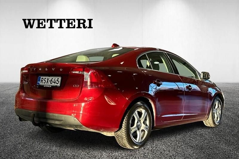 Käytetty Volvo S60 Business Edition 163 HP (119 kW) 2011 Punainen Sedan