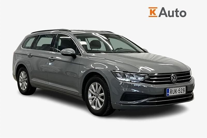 Käytetty VW Passat Comfortline 150 HP (110 kW) 2023 Harmaa Farmari