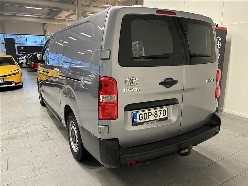 Käytetty Toyota Proace 177 HP (130 kW) 2021 Hopea Tila-auto