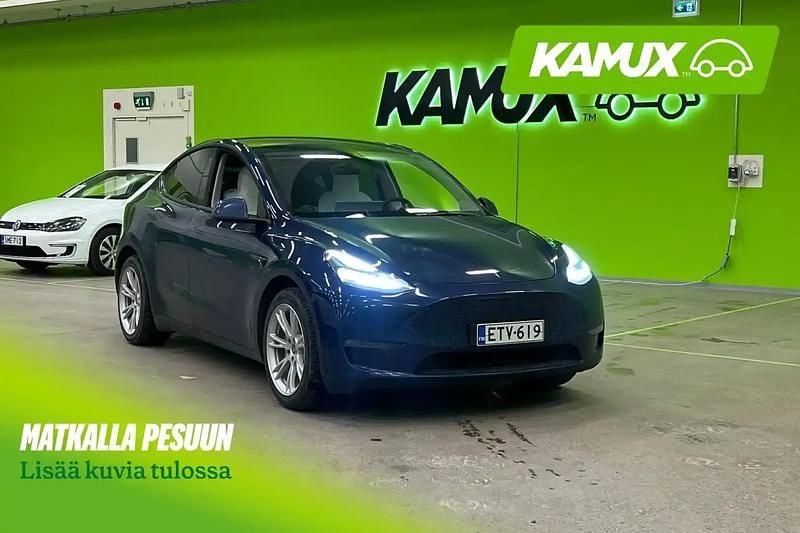 Sininen Käytetty 2021 Tesla Model Y Katumaasturi | 29 890 € (Perustarjous) - Kuva 1/4