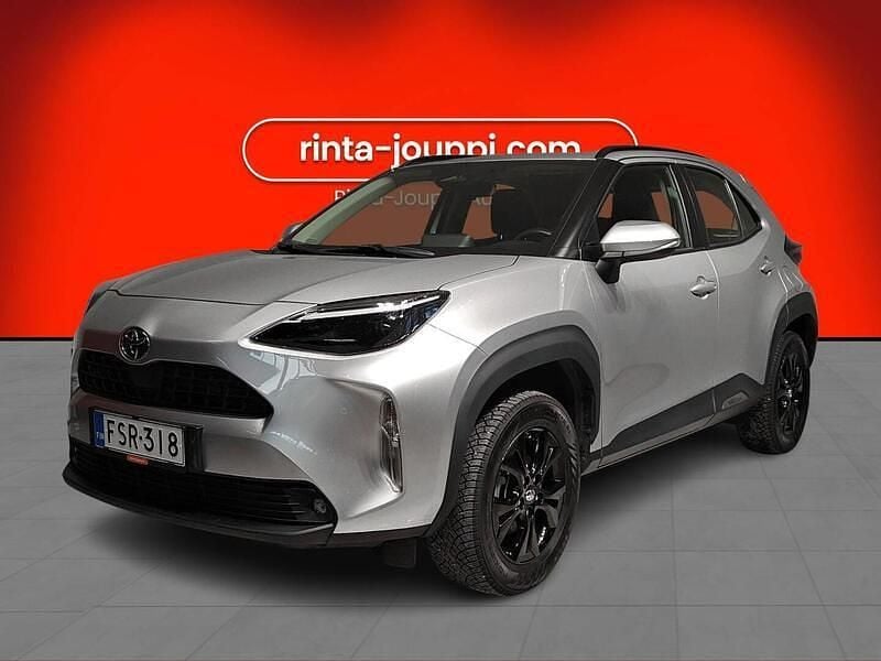 Harmaa Käytetty 2024 Toyota Yaris Cross Active Katumaasturi | 25 900 € (Hyvä tarjous) - Kuva 1/3