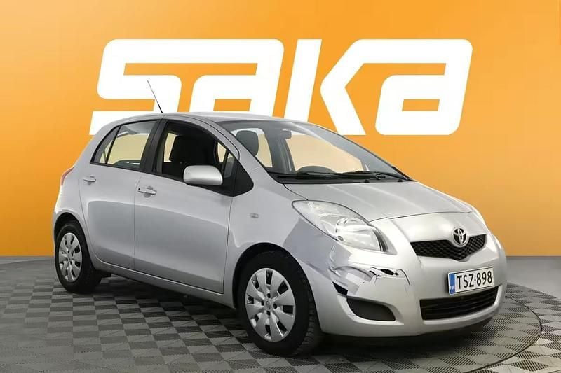 Käytetty Toyota Yaris Sol 90 HP (66 kW) 2010 Viistoperä