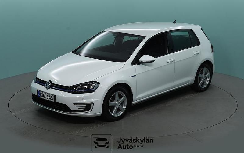 Käytetty VW Golf VII GTE 204 HP (150 kW) 2015 Valkoinen Viistoperä