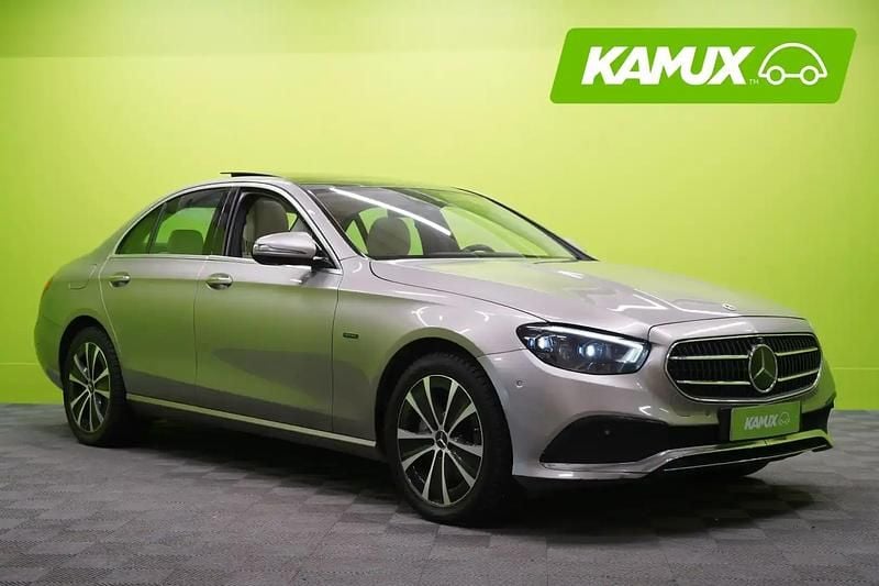 Käytetty Mercedes E300 Avantgarde 211 HP (155 kW) 2021 Hopea / harmaa Sedan