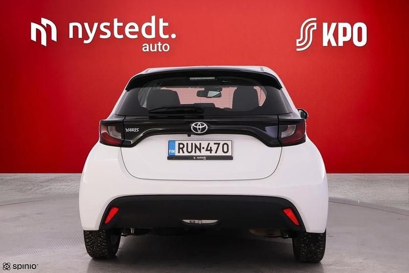 Käytetty Toyota Yaris Active 125 HP (91 kW) 2021 Valkoinen Viistoperä