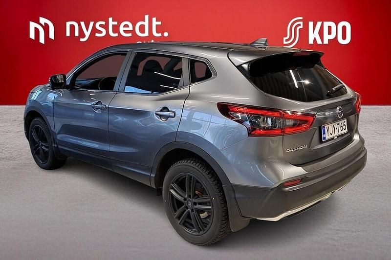 Käytetty Nissan Qashqai N-Connecta 110 HP (80 kW) 2018 Harmaa Katumaasturi