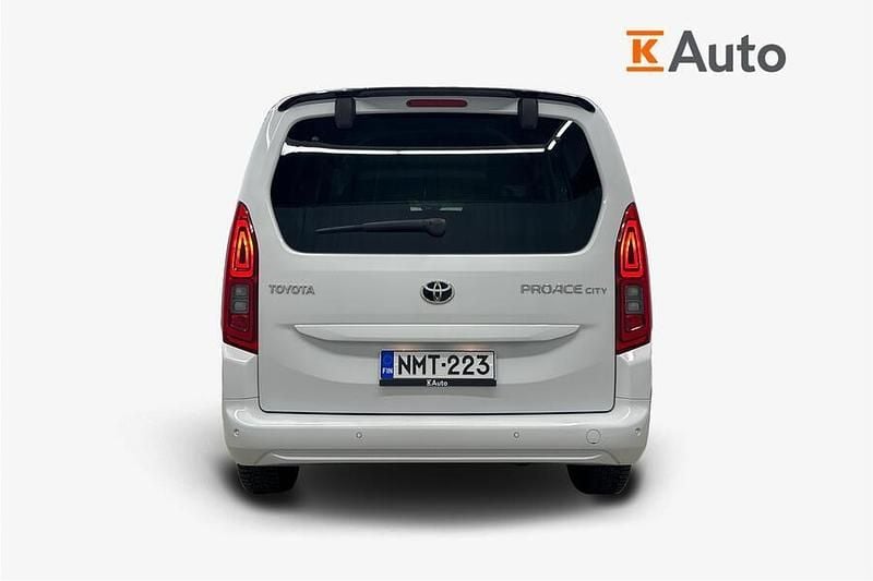 Käytetty Toyota Proace Verso Active 131 HP (96 kW) 2022 Tila-auto