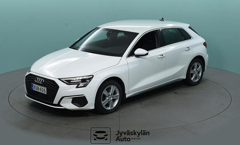 Käytetty Audi A3 Sportback e-tron Business 110 HP (80 kW) 2020 Valkoinen Viistoperä
