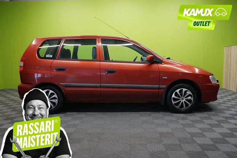 Käytetty Mitsubishi Space Star 98 HP (72 kW) 2002 Punainen Tila-auto