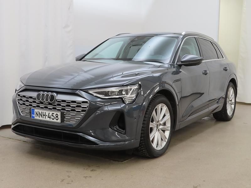 Käytetty Audi Q8 e-tron 300 kW (408 HP) 2024 Harmaa Katumaasturi
