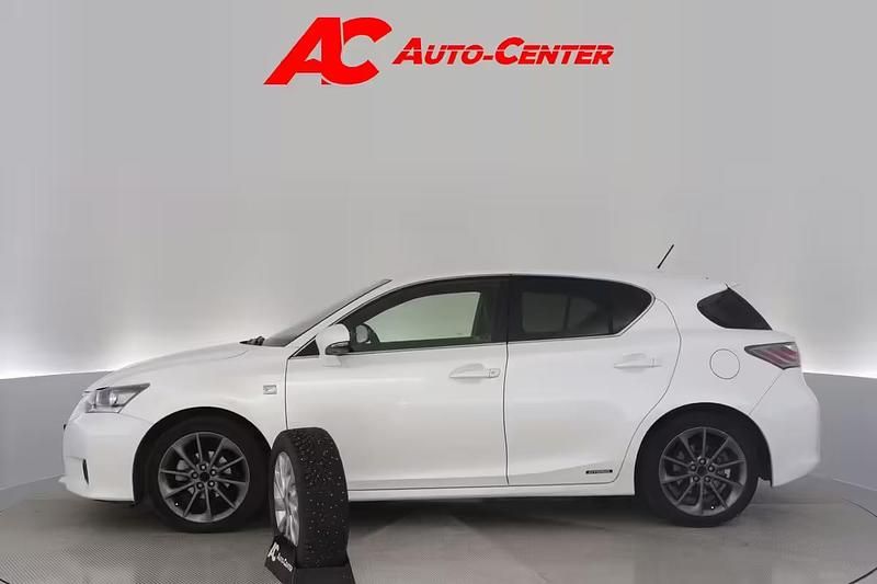 Käytetty Lexus CT200h Sport Line 99 HP (72 kW) 2012