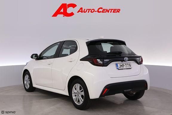 Käytetty Toyota Yaris Active 114 HP (83 kW) 2022 Valkoinen Viistoperä