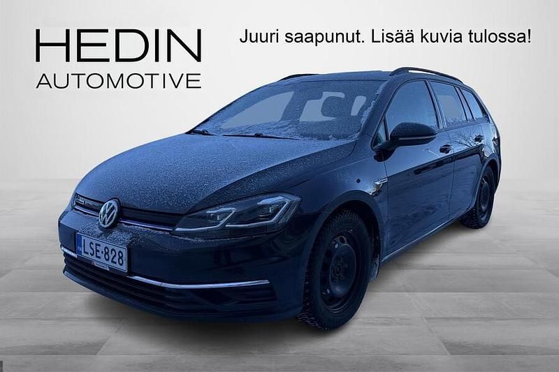 Käytetty VW Golf VIII 131 HP (96 kW) 2020 Musta Farmari