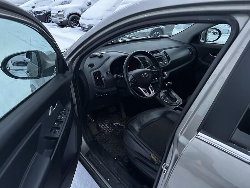 Käytetty Kia Sportage EX 136 HP (100 kW) 2011 Hopea Katumaasturi